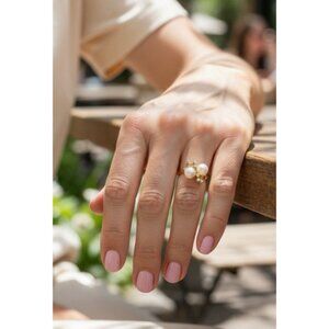 Solid 14k Gold Ring with 6 Diamonds 2 Fresh Water Pearls Size 5.75 Weight 4 Gram